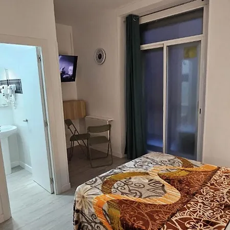 Habitaciones Gran Via-3